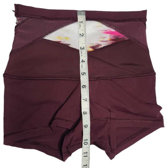 Lululemon Boogie Short (Roll Down) - Picture 9 of 10